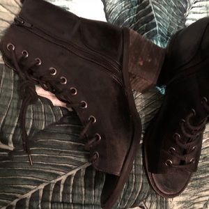 FOREVER 21 LACED BOOT